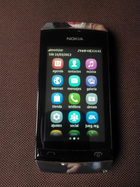 Vendo Smartphone Nokia Asha 306 libre (color plata)