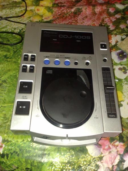 VENDO TOCADISCO JB-SYSTEMS Y CD-100S PIONEER Y ECUALIZADOR FONESTAR MUY BARATOS NO TENGO TIEMPO PARA UTILIZAR