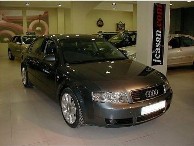 Venta de coche Audi A4 1.8 T Quat. '02 en Valencia