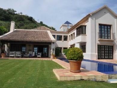 Chalet con 4 dormitorios se vende en Benahavis, Costa del Sol