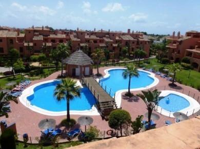 Apartamento con 3 dormitorios se vende en Estepona, Costa del Sol