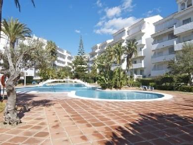 Apartamento con 2 dormitorios se vende en Marbella, Costa del Sol