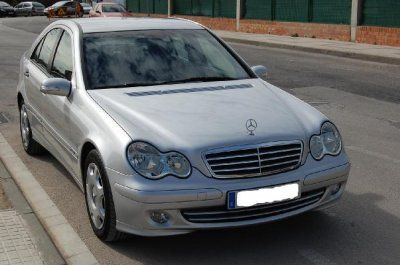 MERCEDES CLASE C 200 CDI 6VELOCIDADES. - Barcelona