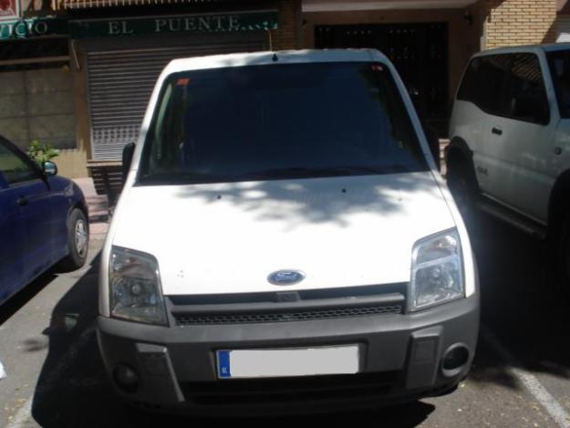 Se vende Ford Transit  Connect 1,8 TDdi 200S