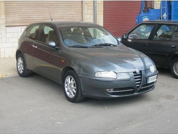 Venta de coche Alfa Romeo 147 1.6 Ts Distintctive '02 en Vinaròs