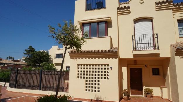 Adosado a la venta en Nueva Andalucía Costa del Sol