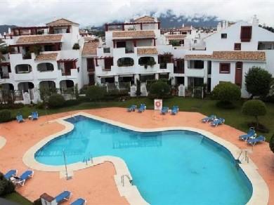 Apartamento con 4 dormitorios se vende en Marbella, Costa del Sol