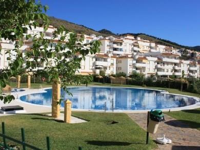 Apartamento con 2 dormitorios se vende en Benalmadena Pueblo, Costa del Sol