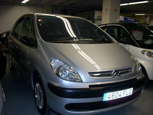 Volkswagen Golf 1.6TD BLUE.I 105CV DSG 3P ADVANCE. NUEVO MODELO. NACIONAL.