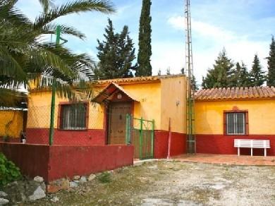 Chalet con 2 dormitorios se vende en Cartama