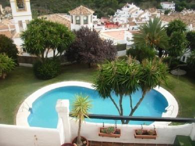 Apartamento con 3 dormitorios se vende en Benahavis, Costa del Sol