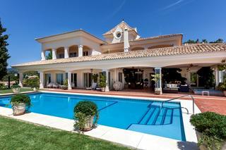 Villas a la venta en El Madroñal Costa del Sol