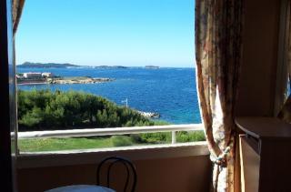 Apartamento : 4/6 personas - piscina - junto al mar - vistas a mar - six fours les plages  var  provenza-alpes-costa azu