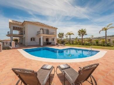 Chalet con 5 dormitorios se vende en Mijas Costa, Costa del Sol