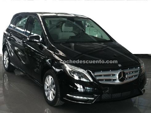 Mercedes Clase B B180 BE 122CV 6vel.Mod.2012(W246).Blanco Cirro, Rojo Júpiter, Negro Noche. Nacional.