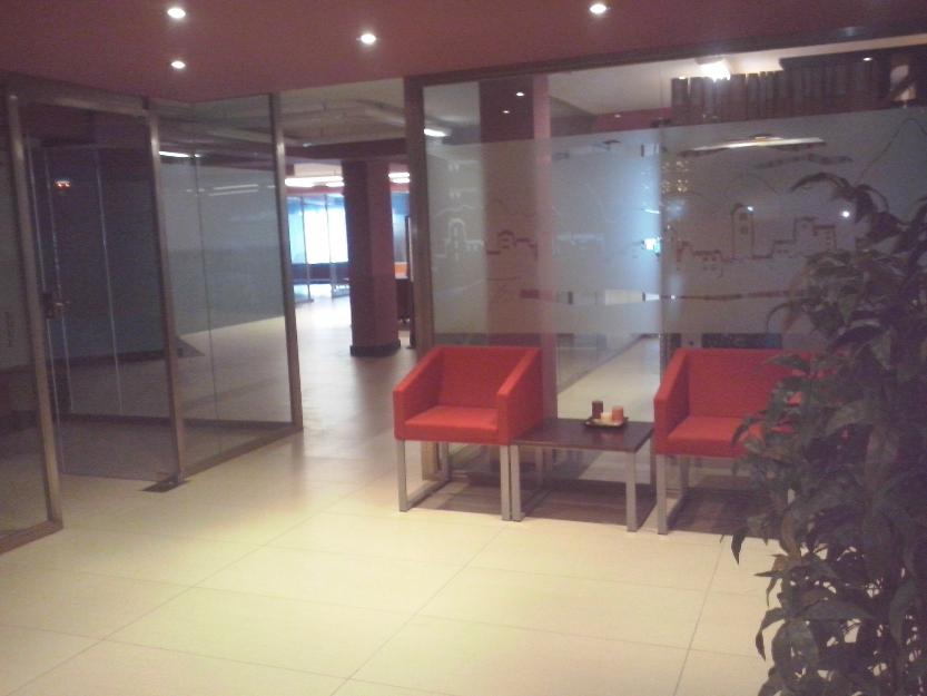 Se alquila local para oficinas de 315 m² en Onda