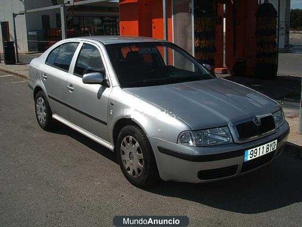 Skoda Octavia 1.6 Ambiente 102 CV