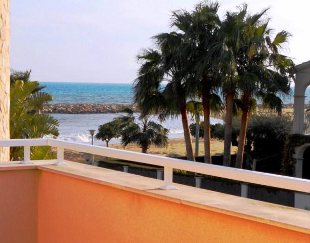 ¡¡ casa pareada 1ª linea de mar en cambrils !!