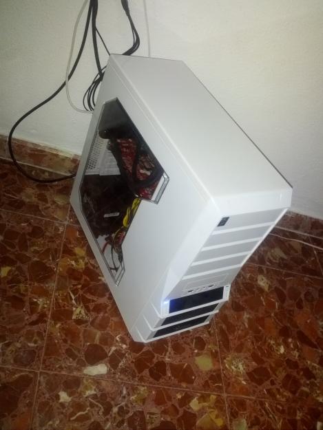 Ordenador gamer blanco