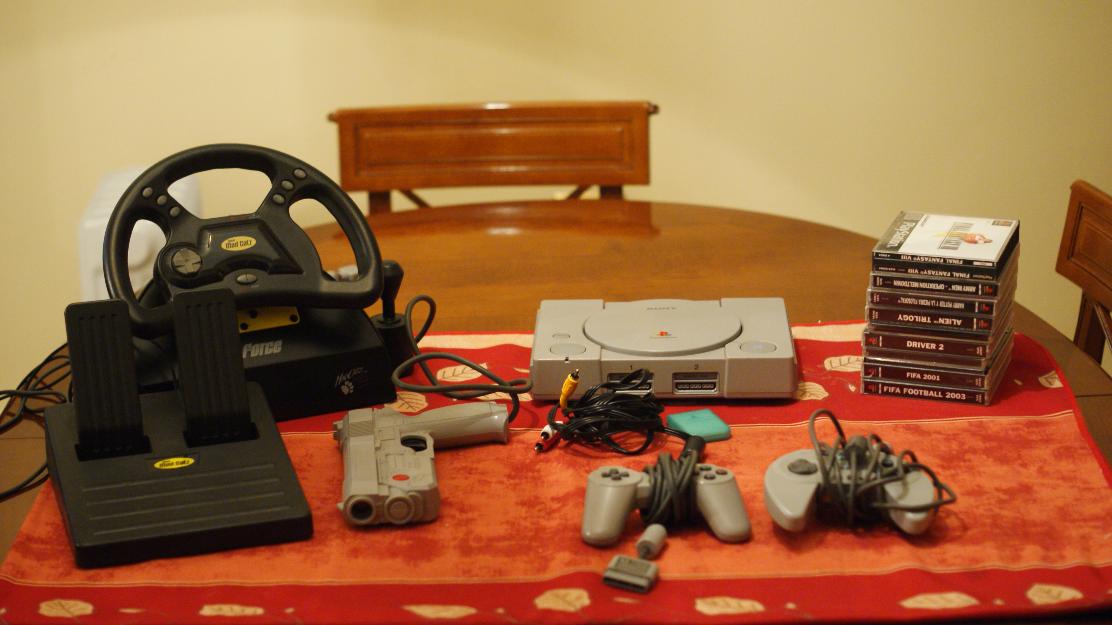 Pack Play Station 1 con mandos, accesorios y juegos