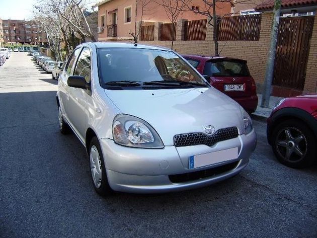 TOYOTA YARIS  1.0 T2