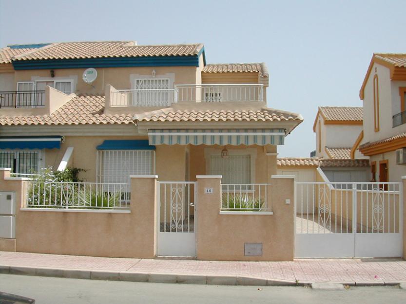 Amplio chalet adosado en Santiago de la Ribera, San Javier