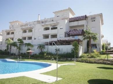 Apartamento con 3 dormitorios se vende en Estepona, Costa del Sol