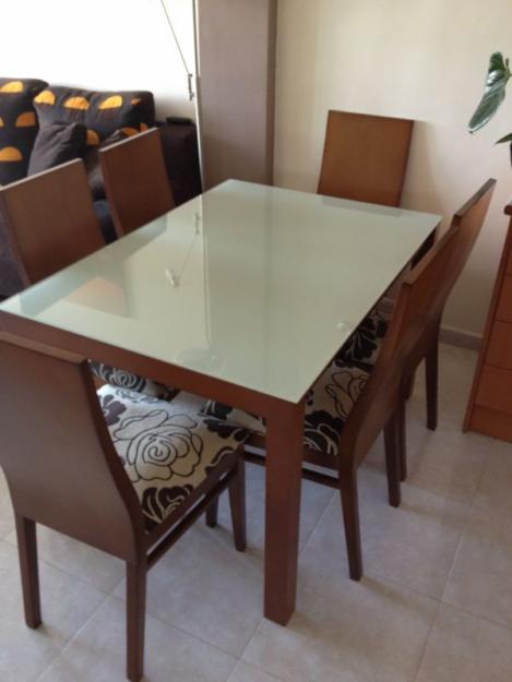 Conjunto comedor en madera