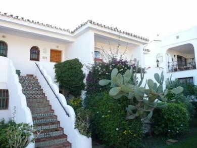 Apartamento con 2 dormitorios se vende en Estepona, Costa del Sol