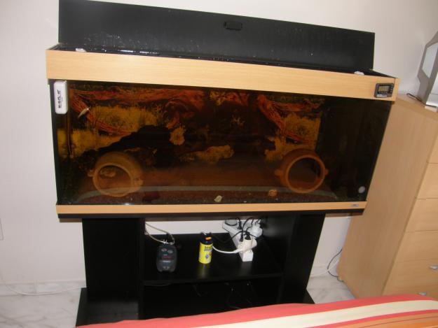 se vende acuario juwel 240l en color haya