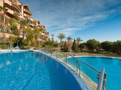 Apartamento con 3 dormitorios se vende en Marbella, Costa del Sol