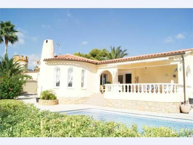 Chalet en venta en Nucia (la), Alicante (Costa Blanca)