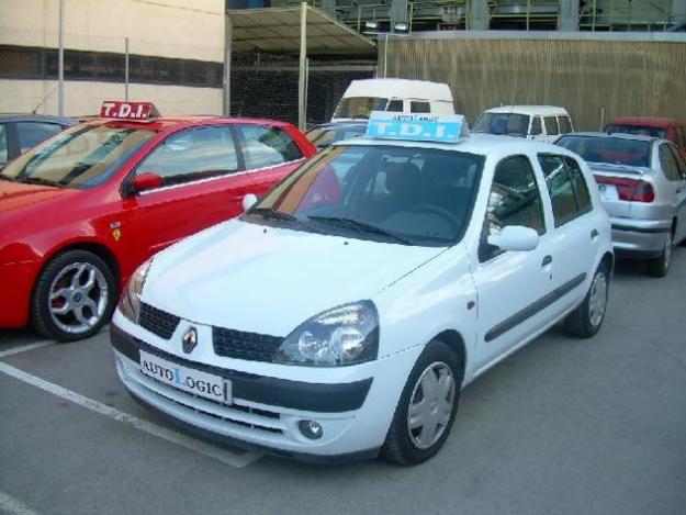 Venta de coche Renault Clio DCI '02 en Cornellà De Llobregat