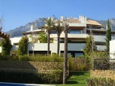 Apartamento con 2 dormitorios se vende en Marbella, Costa del Sol