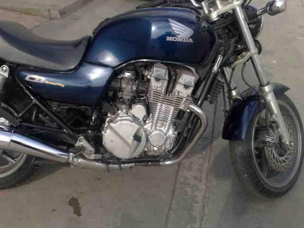 cambio honda cb 750 seven fyfty por coche o 4x4