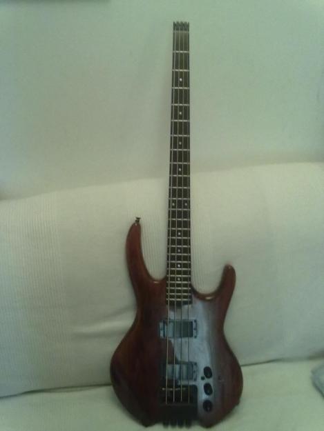 Bajo Eléctrico Honher Steinberger.