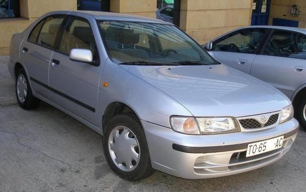 VENDO NISSAN ALMERA 1.6 GX