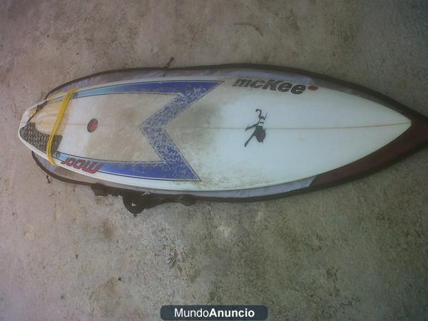 225 EUR. ESTUPENDA TABLA DE SURF CASI SIN ESTRENAR