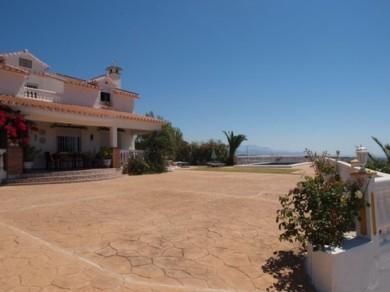 Chalet con 3 dormitorios se vende en Benajarafe, Costa del Sol