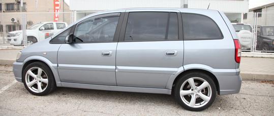 Vendo Opel Zafira muy bien cuidada.