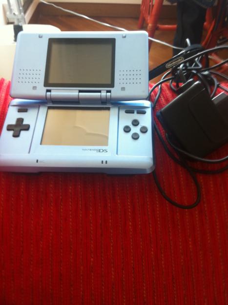 NINTENDO DS AZUL CON 7 JUEGOS