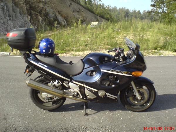 Suzuki GSX 750 F