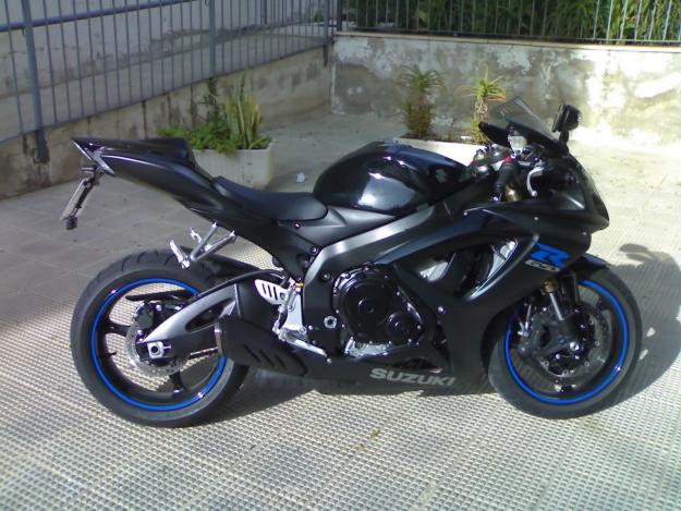 SUZUKI GSX R600