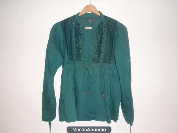 Camisa M/Larga Verde con Cascabeles