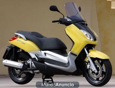 MUY BUEN PRECIO X-MAX 250 CC .PRECIO 2900 EUROS -