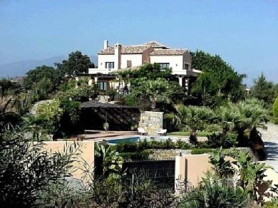 Chalet con 7 dormitorios se vende en Estepona, Costa del Sol