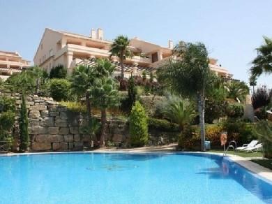 Apartamento con 3 dormitorios se vende en Marbella, Costa del Sol