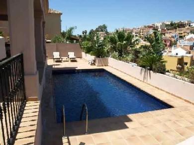 Chalet con 4 dormitorios se vende en Marbella, Costa del Sol