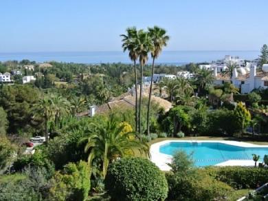 Apartamento con 3 dormitorios se vende en Marbella, Costa del Sol