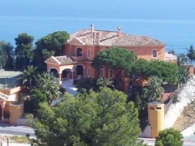 Chalet con 6 dormitorios se vende en Benalmadena Pueblo, Costa del Sol